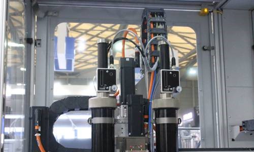 拖鏈電纜應用1-500x300.jpg